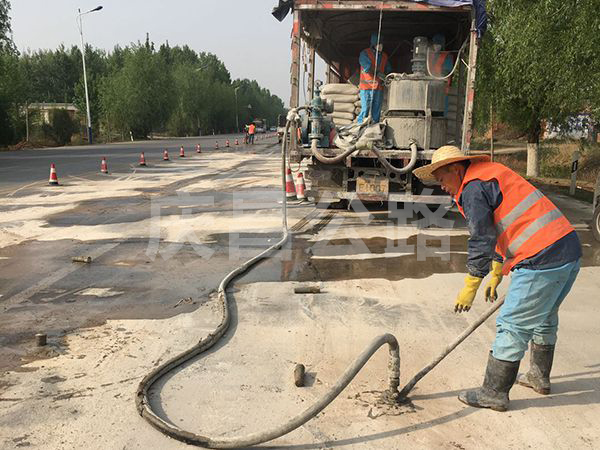 滨海公路压浆现场