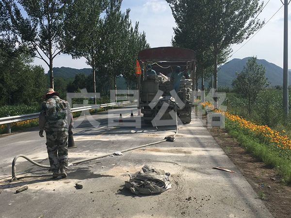 公路压浆工程:提升道路质量的关键技术!